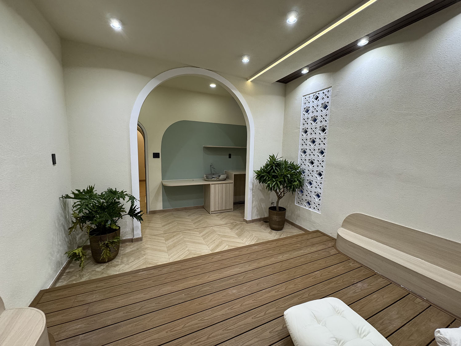 Tuyệt phẩm nhà phố 2 lầu (3,9m nở hậu 5,5m x 11m) full nội thất cao cấp khu VIP Thích Quảng Đức